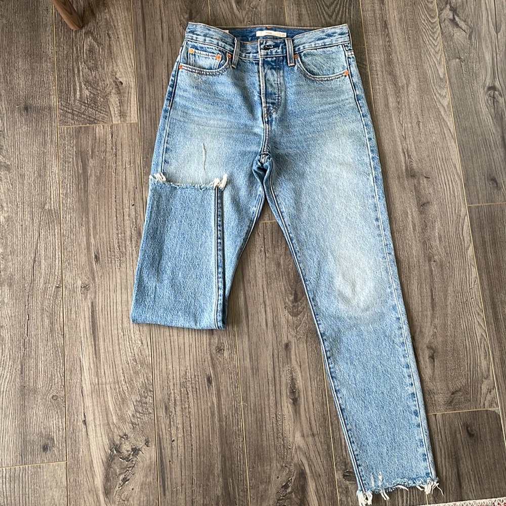 Levi’s Wedgie